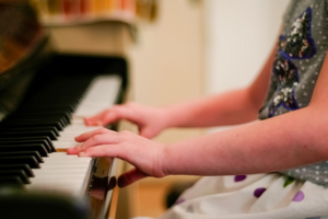 Правительство ратует за расширение списка музыкальных произведений, изучаемых в школе