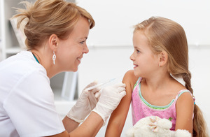 В Москве стартовало клиническое исследование вакцины для детей
